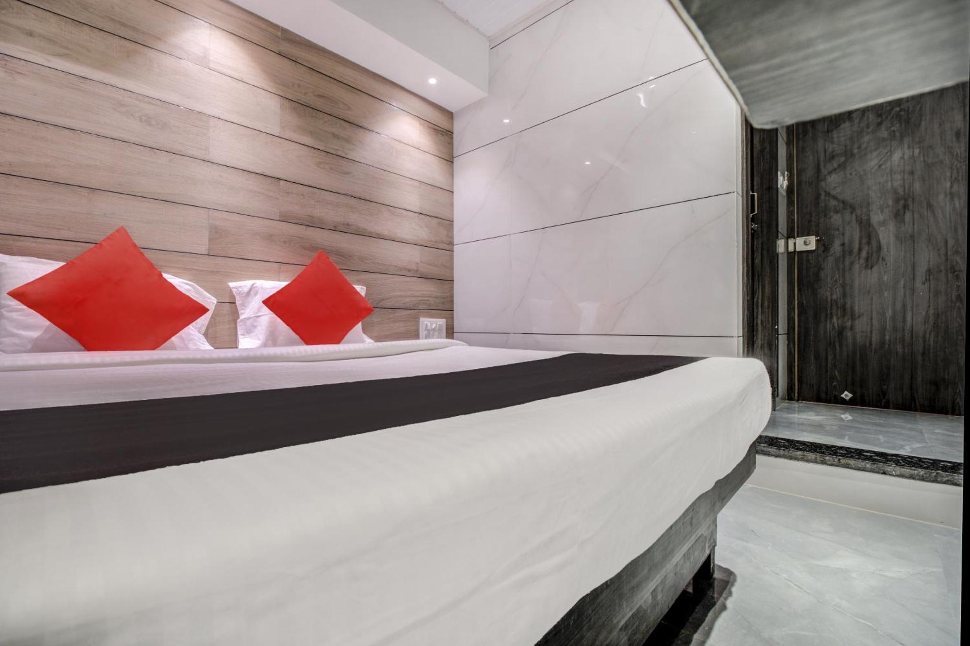 Hotel Spring Residency ムンバイ エクステリア 写真