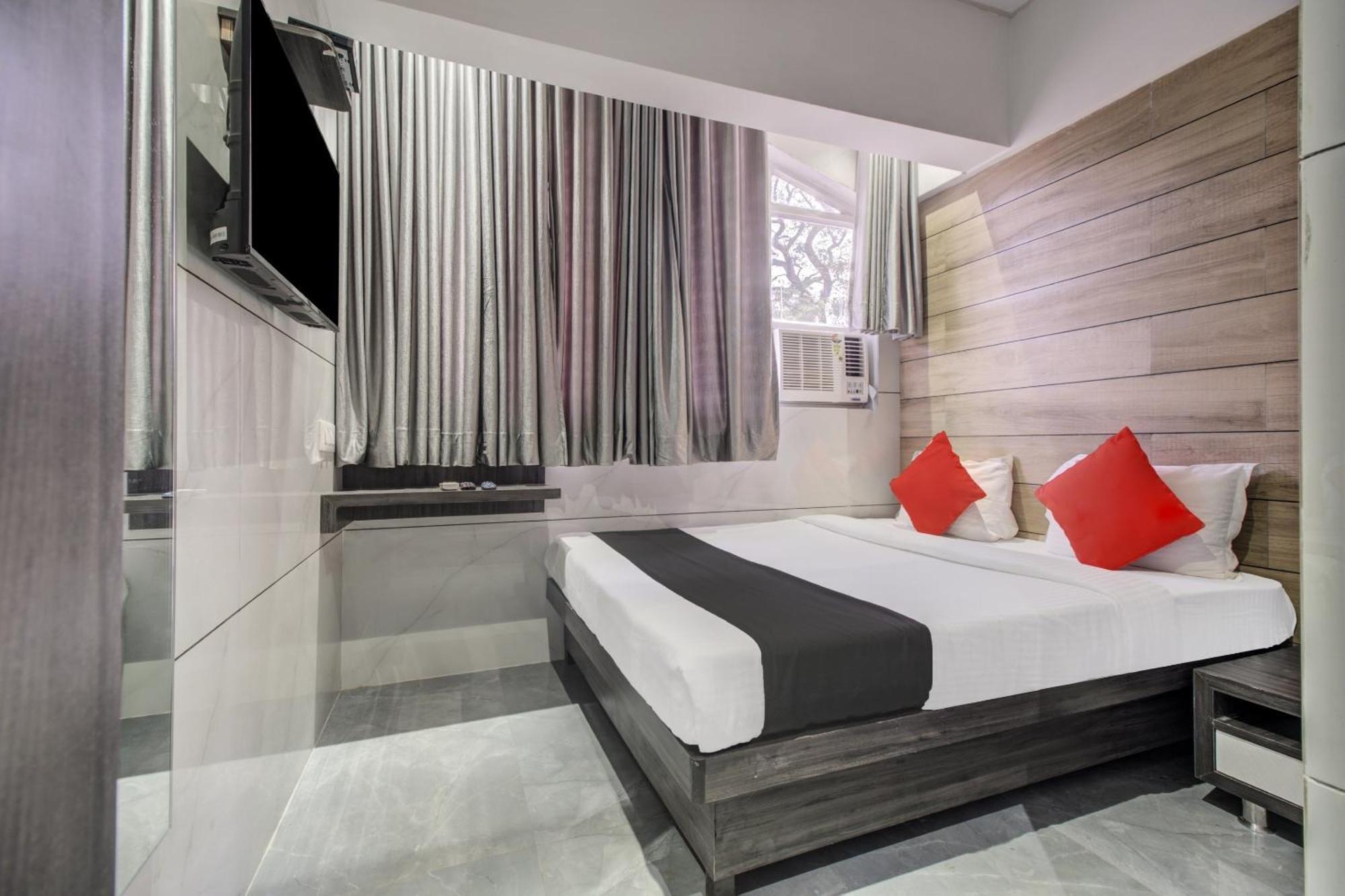 Hotel Spring Residency ムンバイ エクステリア 写真