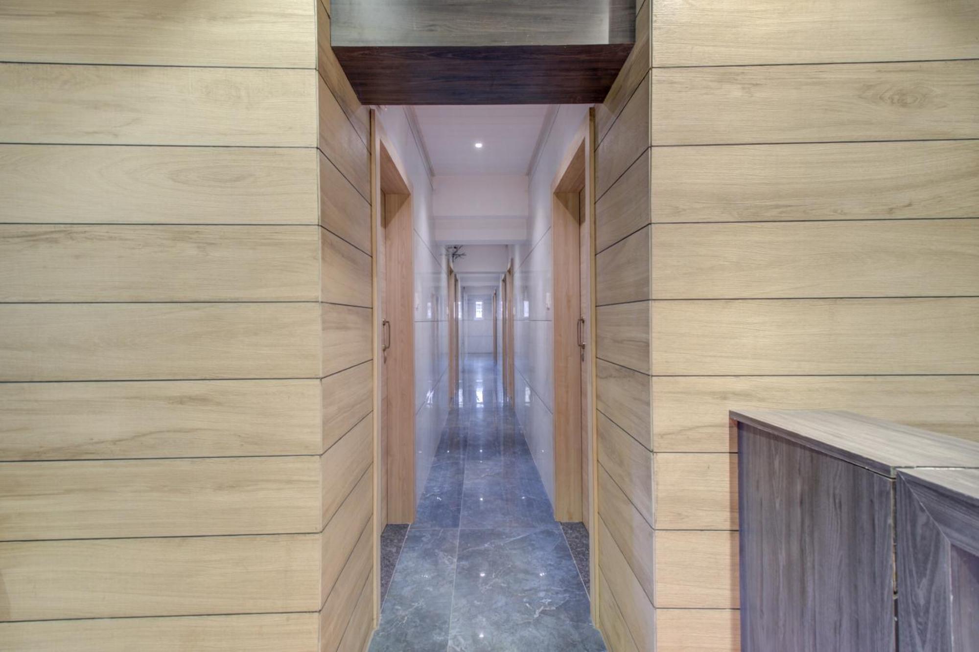 Hotel Spring Residency ムンバイ エクステリア 写真