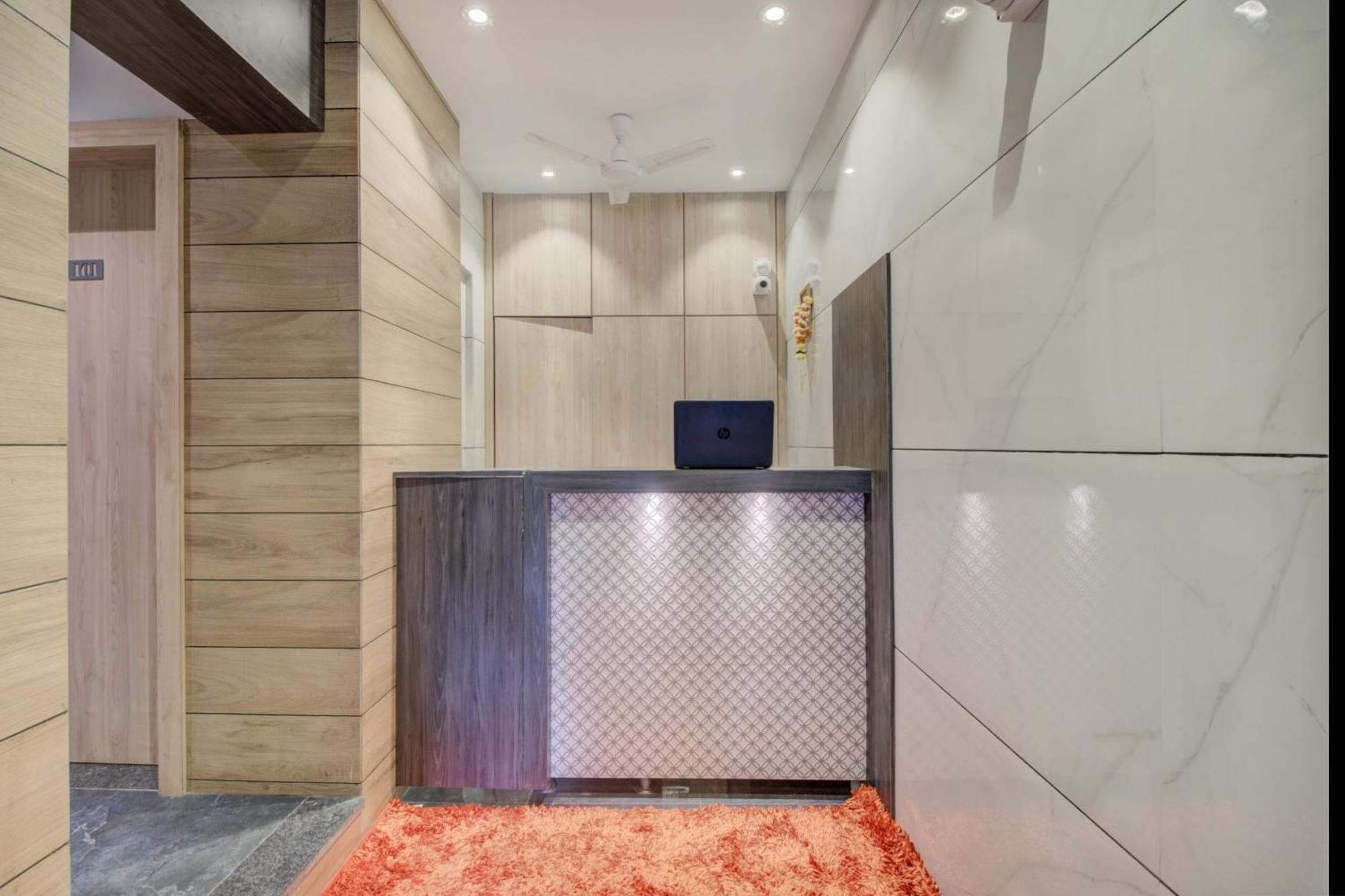 Hotel Spring Residency ムンバイ エクステリア 写真
