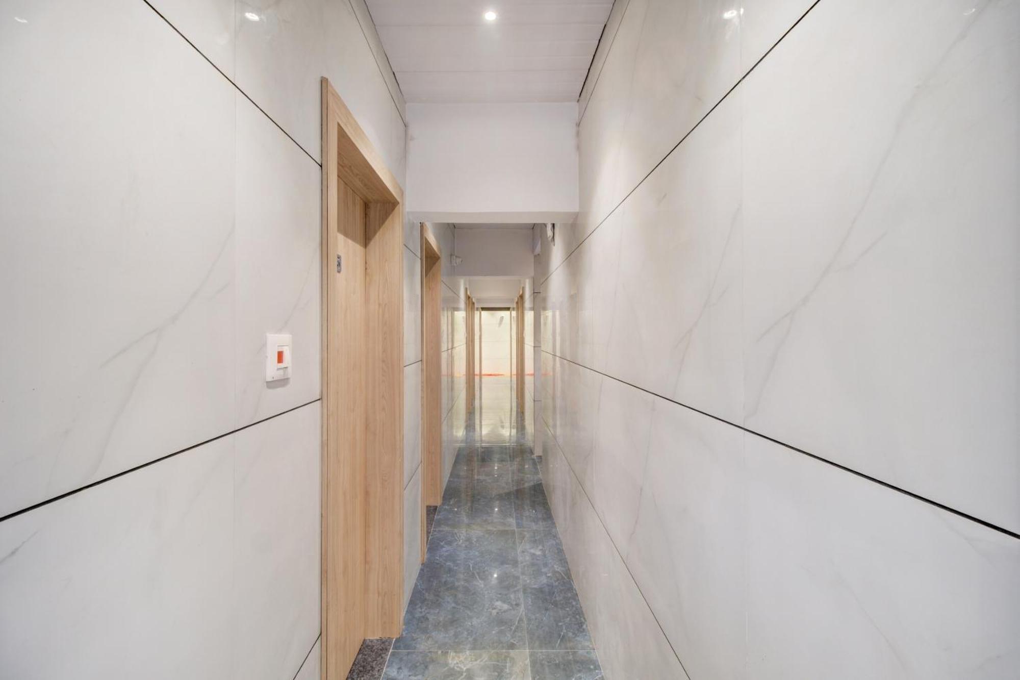Hotel Spring Residency ムンバイ エクステリア 写真