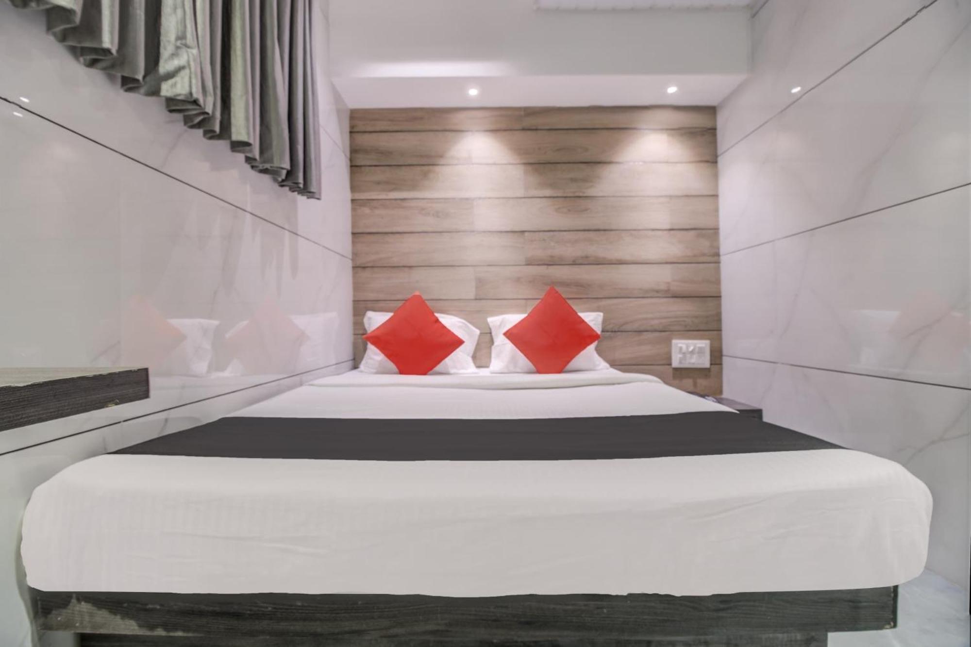 Hotel Spring Residency ムンバイ エクステリア 写真